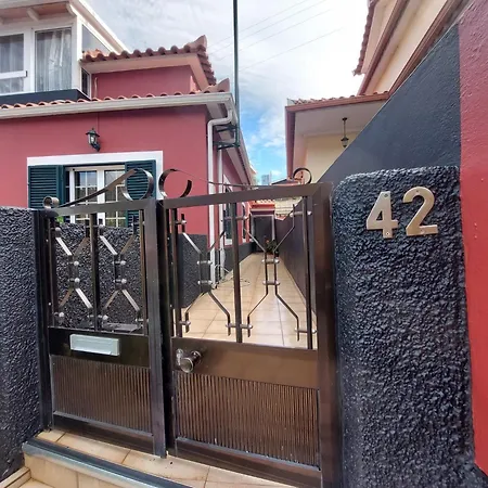 Maria's Wifi Park 桑塔纳